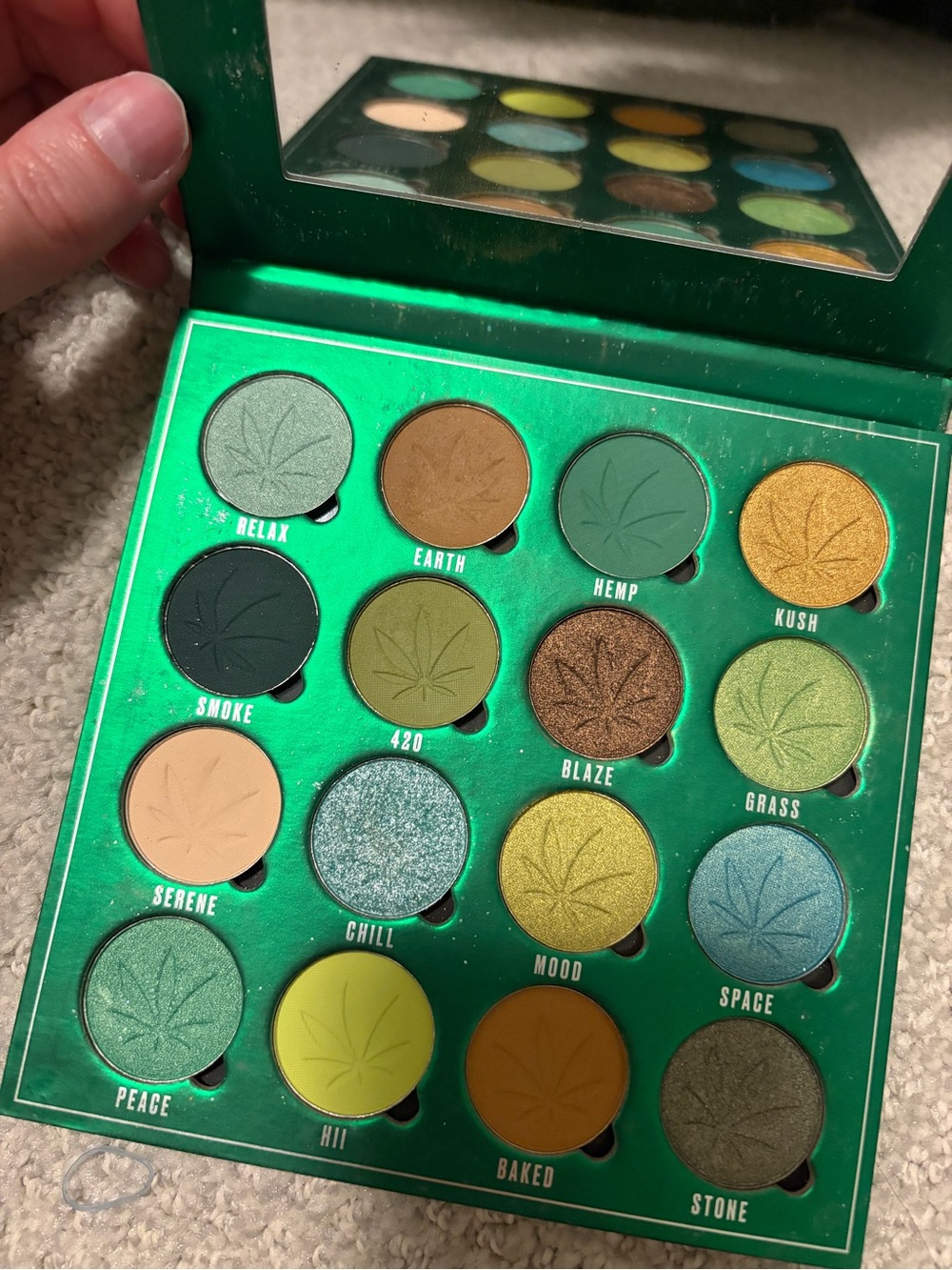 Makeup obsession so dope palette - Assorted Greens and Golds